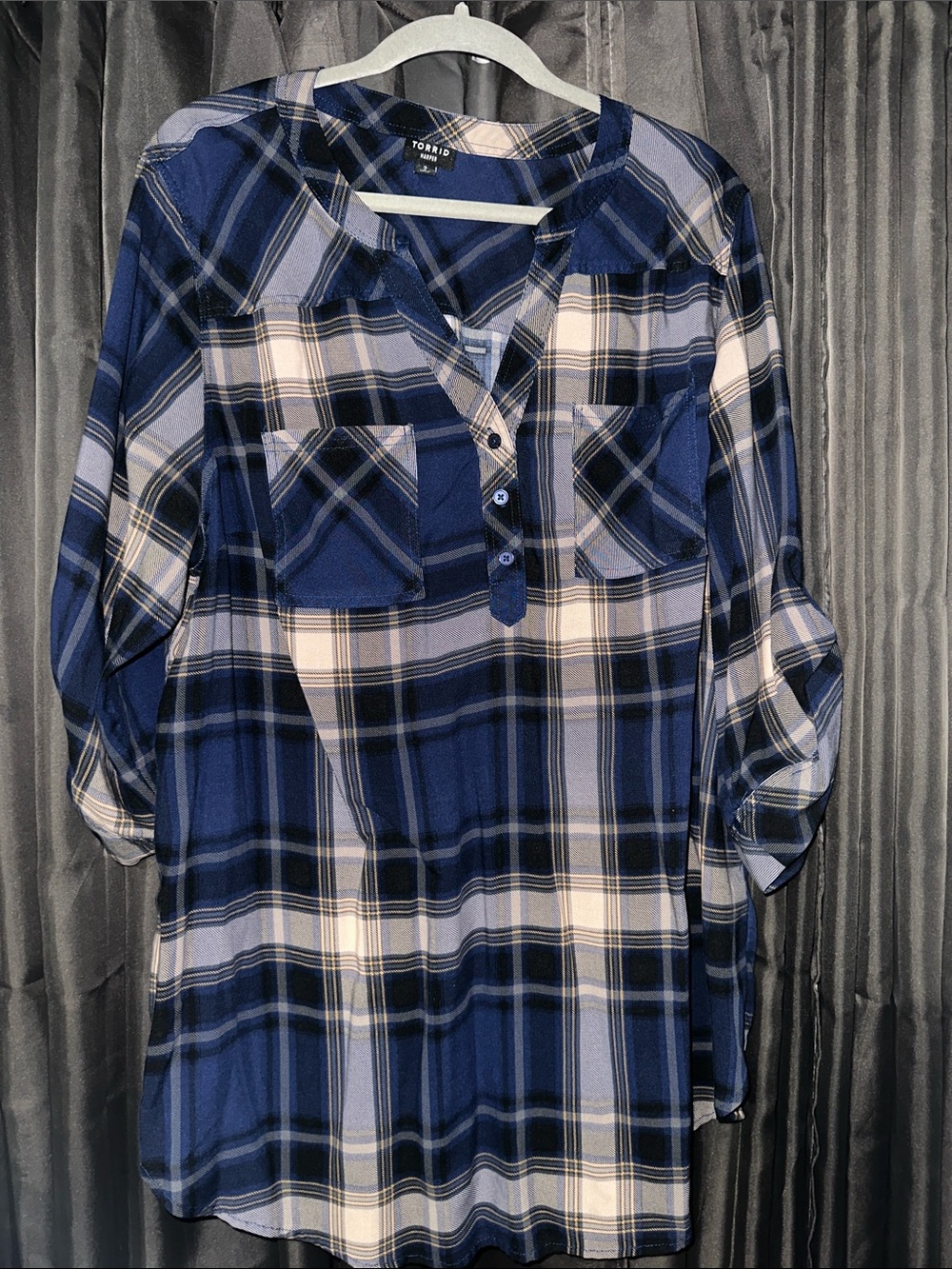 torrid size 2 Navy and White Plaid Henley Tunic